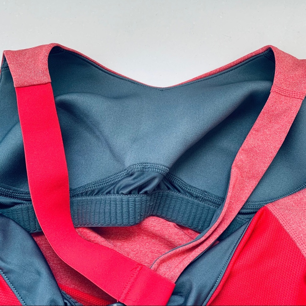 Nike Tank with Built in Shelf Bra - Picture 5 of 8